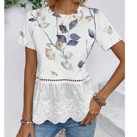 Boho Floral Print Eyelet Scallop Lace Short Sleeve Top - Picture 4 of 8